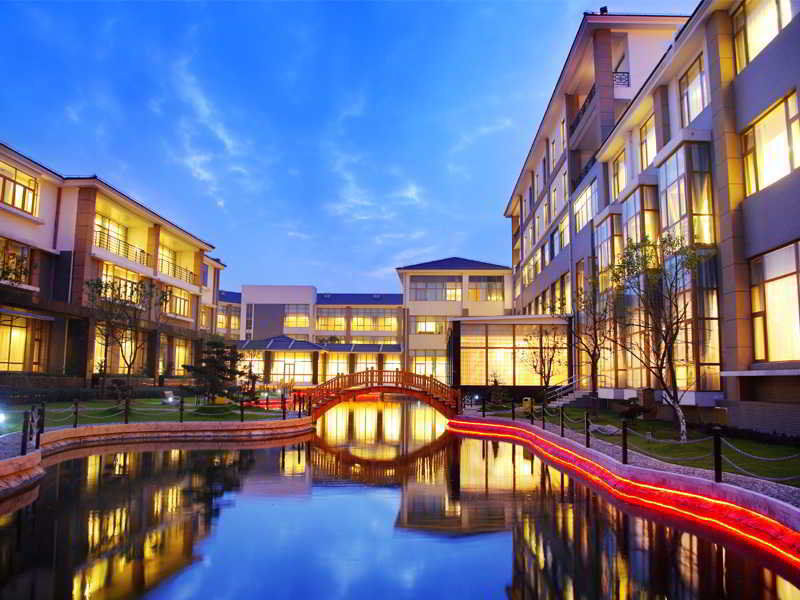 Royal Tulip Hotel Zhujiajiao Шанхай Экстерьер фото